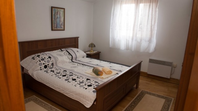 bedroom with king size bed