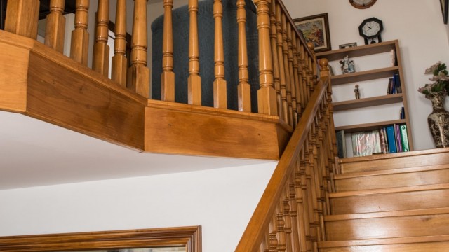 rent vacation house living room stairs